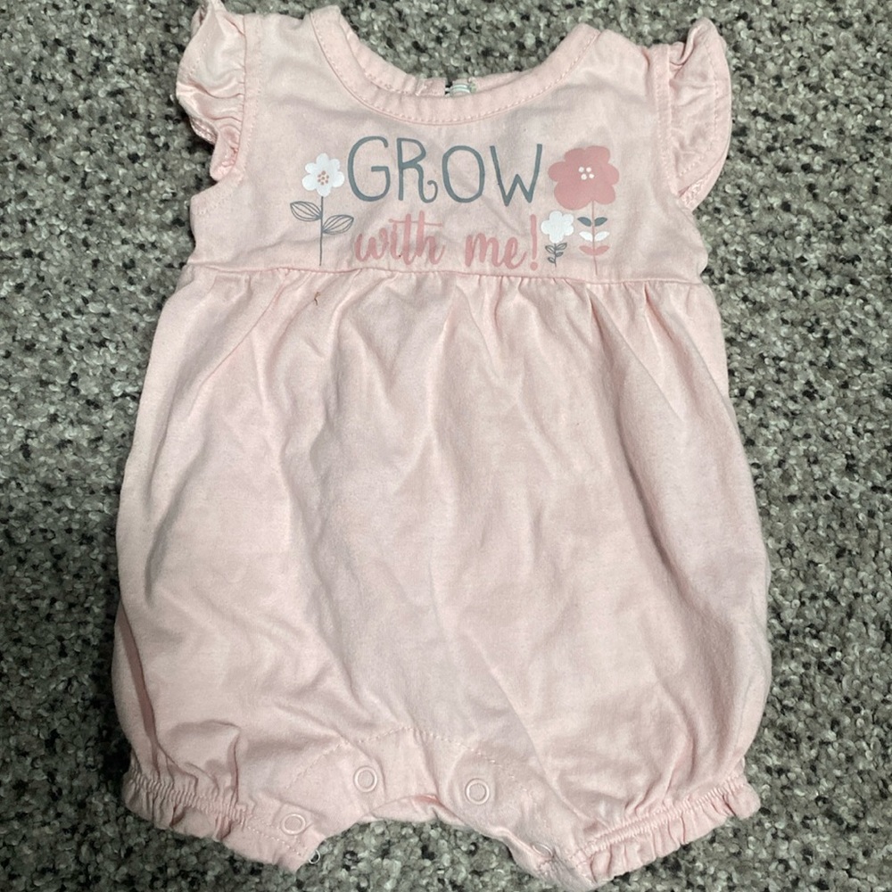0-3M chickpea grow with me pink floral romper